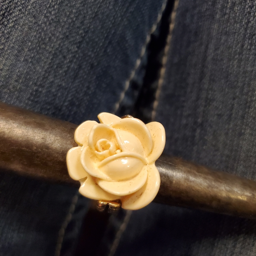 Ring - Picture 3 of 3